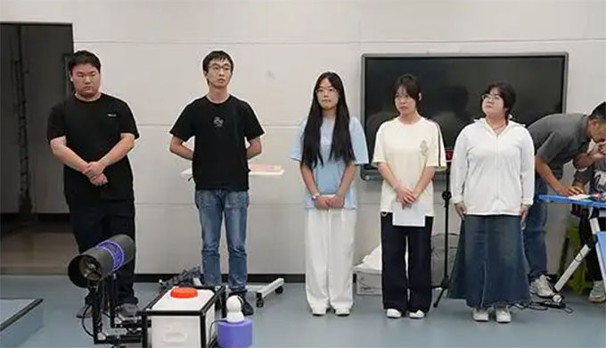 ������ɫ����Ժ��W�����´�ِ�չ�