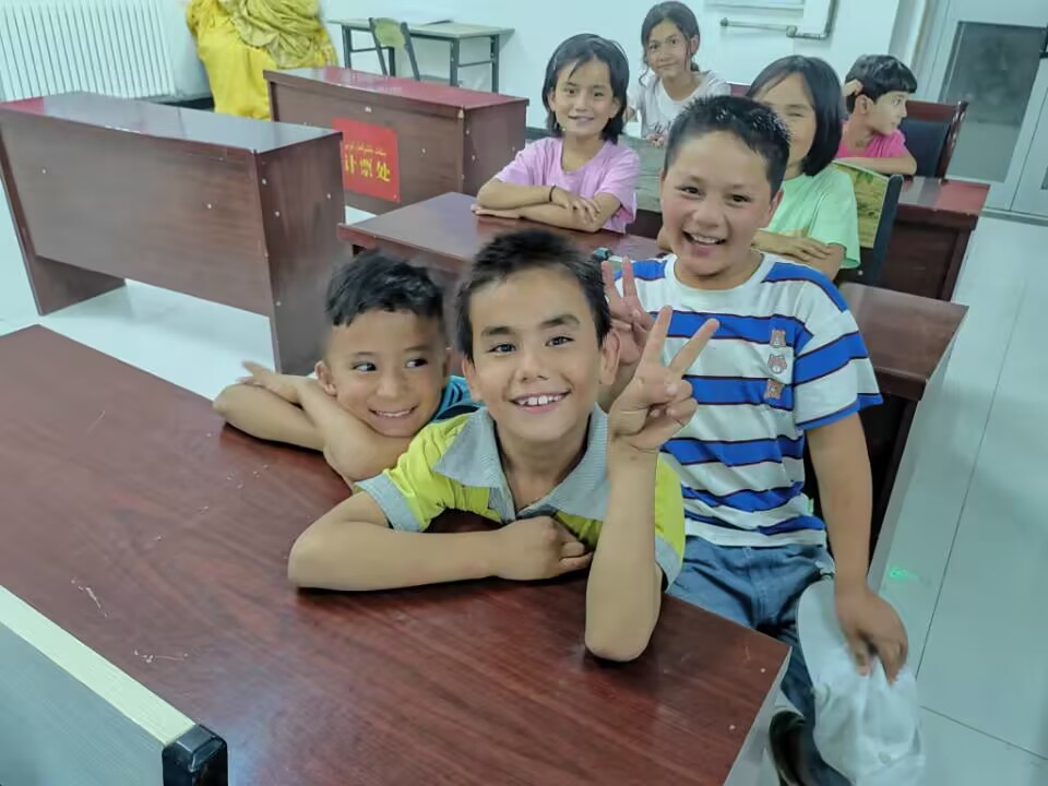 ��ϣ��֮�⣬����W֮��