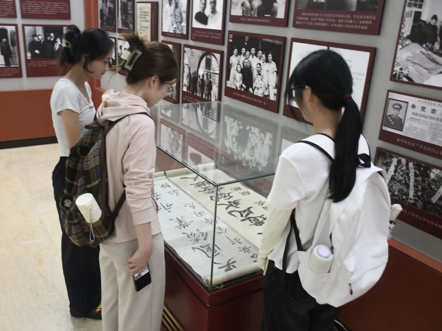 �����W(xu��)Ժ���̹���W(xu��)Ժ�tɫ���򡰻�B(t��i)���С���(sh��)�`�F(tu��n)������r(n��ng)�ʾ��M(j��n)�Ќ�(sh��)�`�{(di��o)�л��(d��ng)