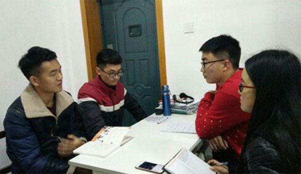 �c������飬�y����ͬ��