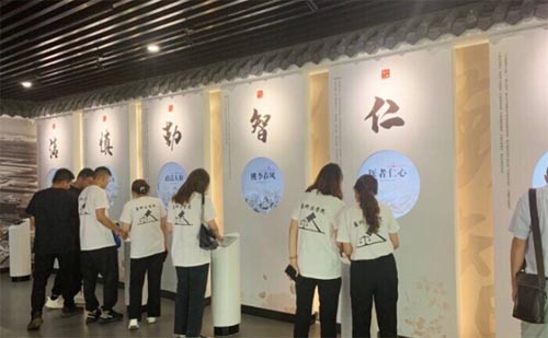 һ��ͬ���꣬�R�������l(xi��ng)