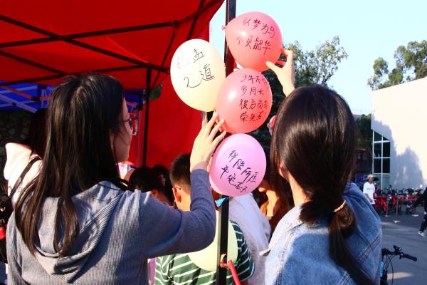 �{(l��n)�{�����飬��ͯ���B��