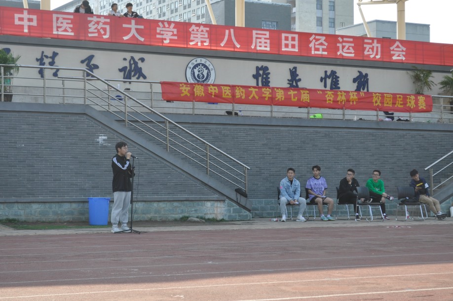 �D�鱾����f(xi��)��(hu��)�L(zh��ng)�쿬�����˴��_(k��i)Ļʽ�A�M(m��n)�Y(ji��)����