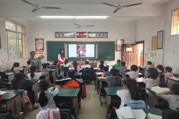 �x���f(xi��)��(hu��)���Ի��f�r(sh��)���ߔ�ͯ�ᡱ־Ը���(d��ng)�A�M�Y(ji��)��