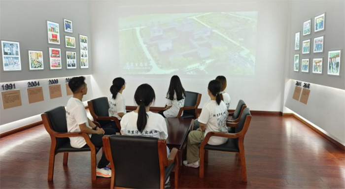 �c��ͨ��Ԓ���d �ഺ����ӳ���ġ������ϴ�W������⡱ ���`�F���M�����p���