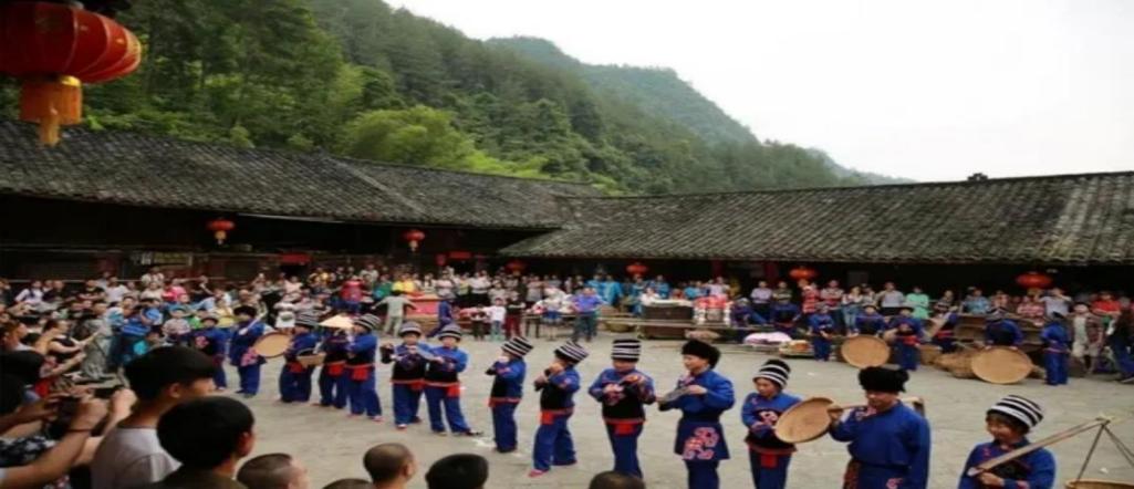 �v���l(xi��ng)���£�����ɫ�Ļ�