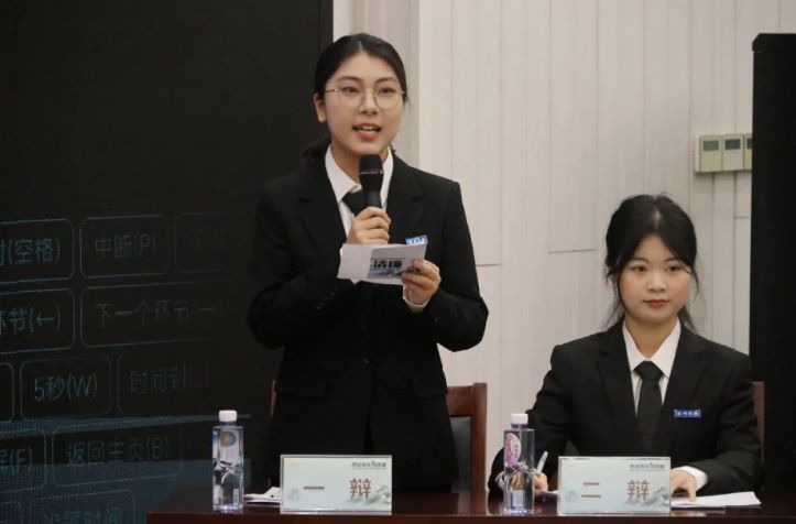 ���P�������f������̩�ݸ�У��W(xu��)���������}�qՓِ