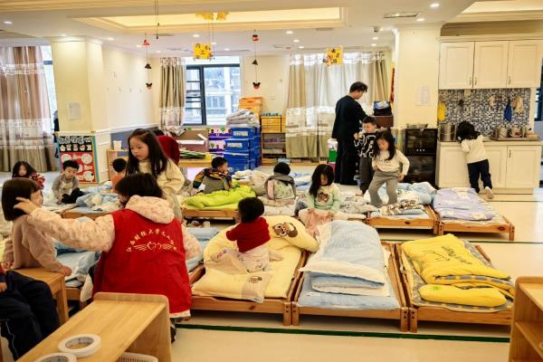 ��ůͯ�ģ�����ͬ�� �����x���f����ͯ����ͯ���ձ�Է��־Ը��ӈA�M�Y��