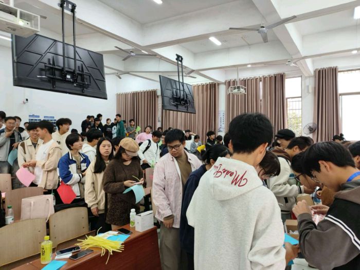 ���J(r��n)֪֮�����_(d��)���`֮���������ϳ��ЌW(xu��)Ժ��Ϣ�c��ӹ��̌W(xu��)Ժ�ɹ��e�k������ɫ���