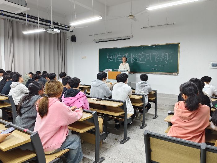 ���g�Գ��L(zh��ng)�����L(f��ng)�w�衪���W(xu��)��(hu��)�c���۹��衱�������}����(hu��)