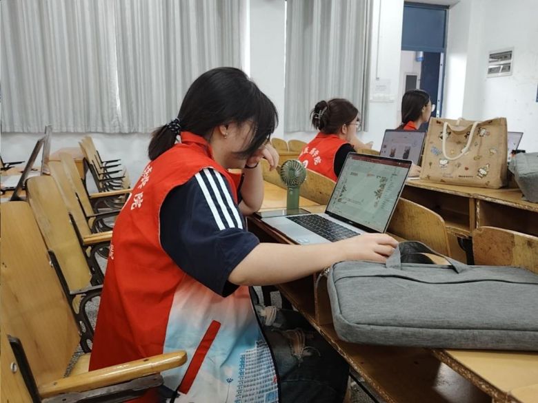  н����������������`꠸�������ʯ���֧�� ����ʮ����ͬ�У��c��֪�R΢��