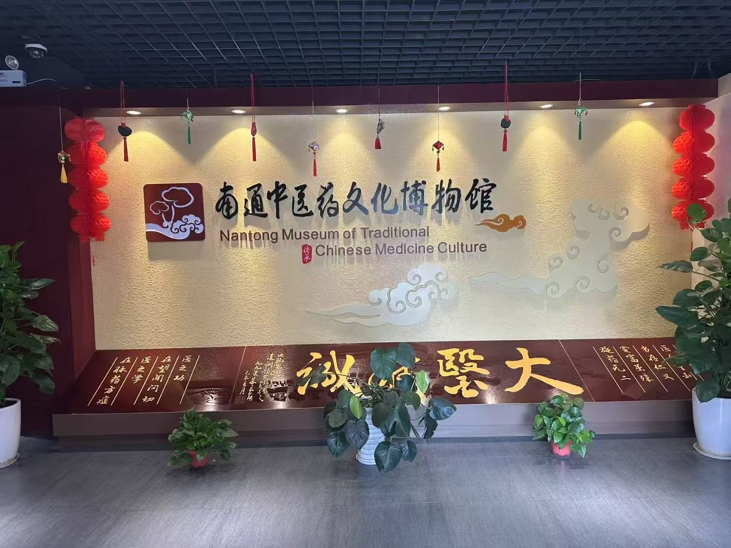 н����������ɫ���t���ɂ����c�����`�{��|н�����`�F���䌤�E�F���L��ͨ���tˎ�Ļ������^