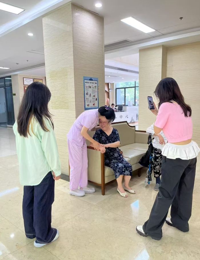 �ഺ����ů���ģ��������l(xi��ng)���F����M���|�U�B(y��ng)�����_չ־Ը����(w��)