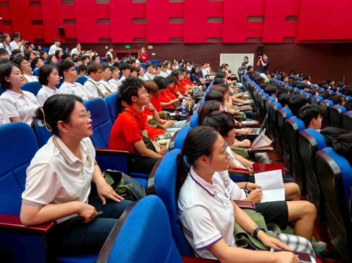 ����ɽ���t�����ϵ��ഺ��(sh��)�`�c�������