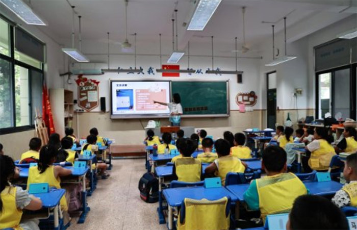 �ƽ��ںϝ�ͯ�� У������δ�� �������������������`�F����9����^�c�����ڿƌW�n��