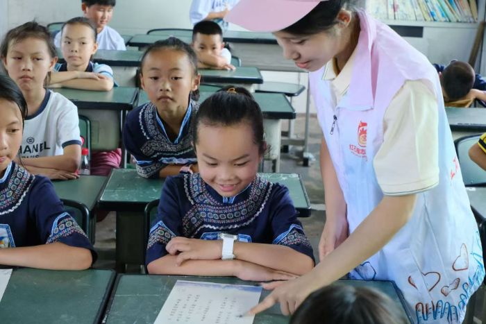 ���۽��l������̰壬��������W�ӳ��L�������Ͼ�������W̩�݌WԺ�tʯ��־Ը꠸��F��ǭ���_չ֧�̌��`��һ��