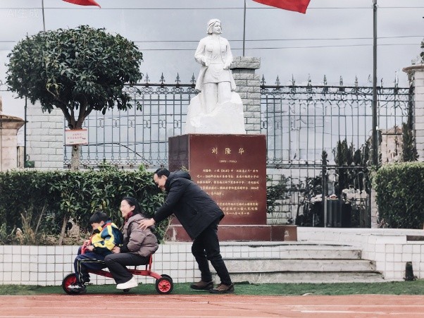 ���ɽ�������L��һ���С�����s�r�g���Đ�