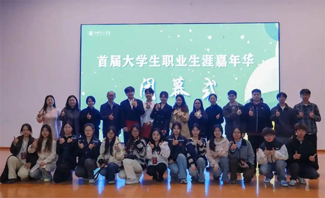 ������W�������D���I���ļ����A