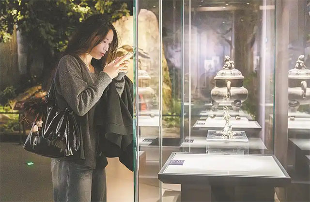 ��W���}���Ļ�̽�L����e��