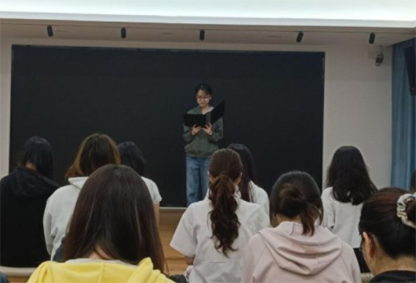 �F���L�ɣ��ҕ��b���ģ�ʹ���Zǰ��